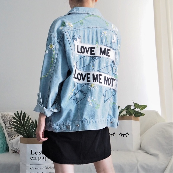 Topshop Jackets & Blazers - TOPSHOP daisy embroidered denim jacket